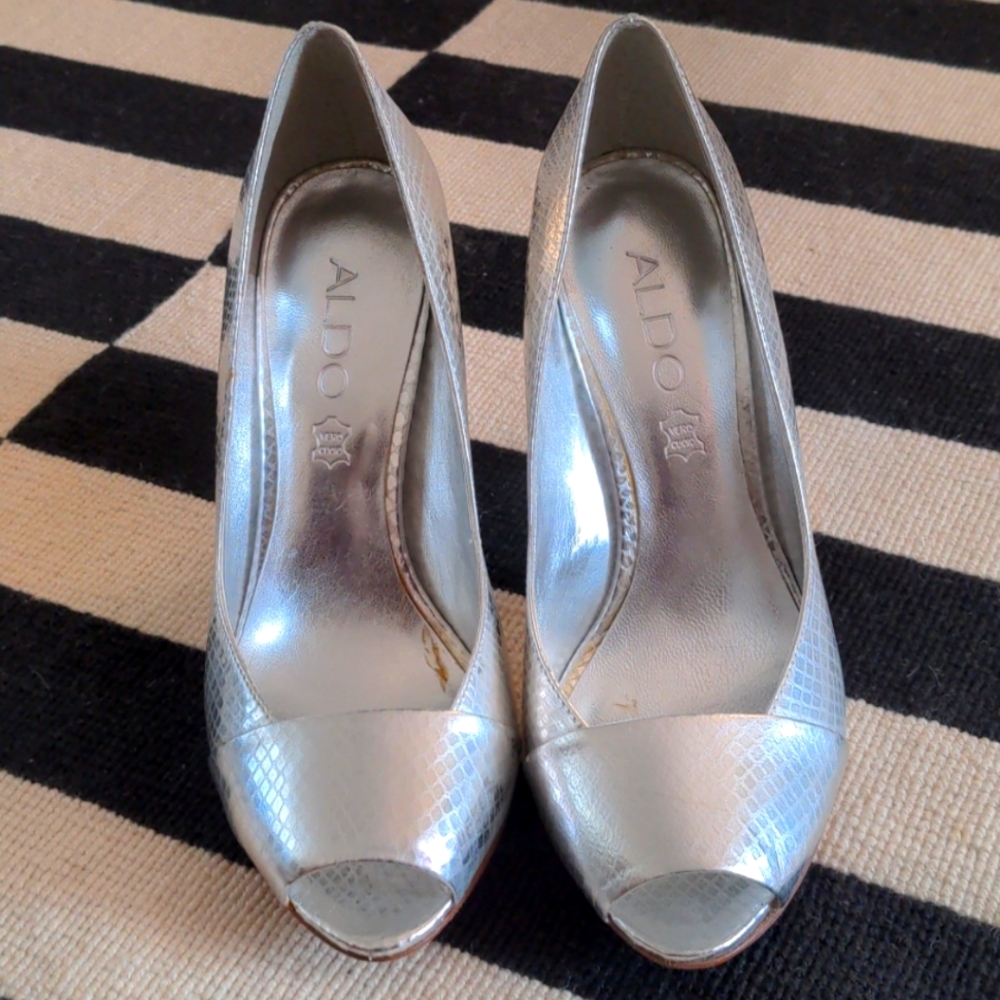 Aldo, silver heels, peep toe, size 7, 4 inch
